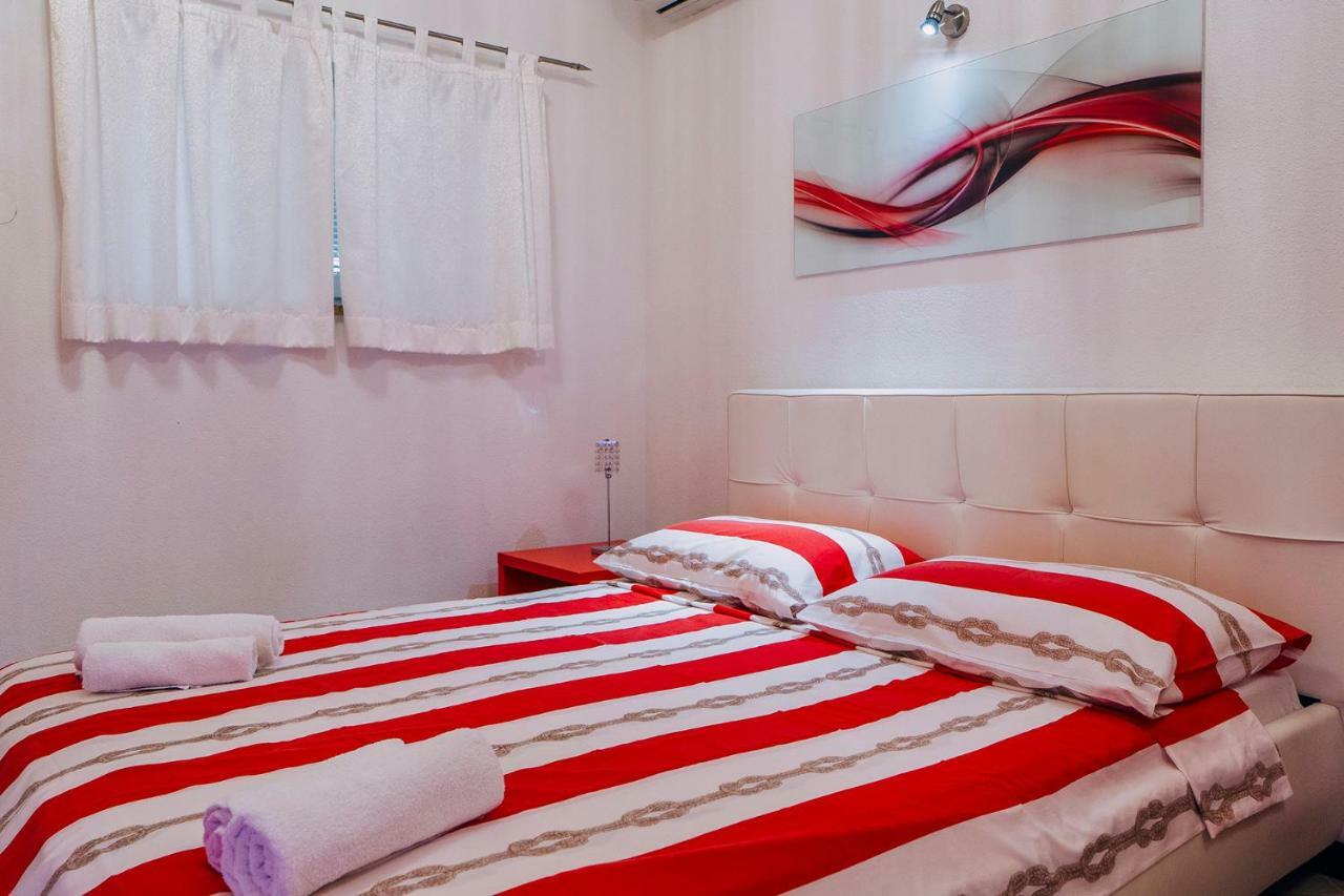 Deluxe Apartments Center บาชกาโวดา ภายนอก รูปภาพ