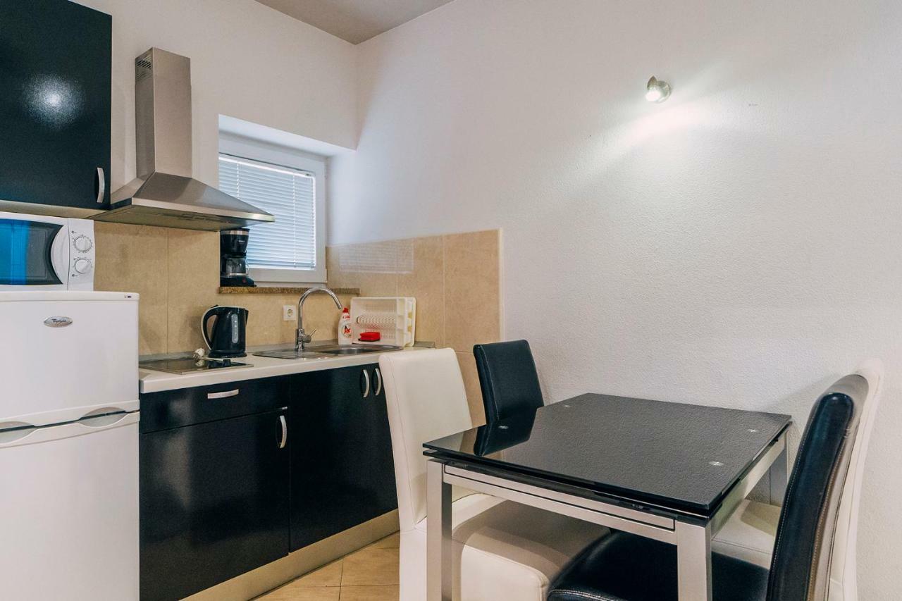Deluxe Apartments Center บาชกาโวดา ภายนอก รูปภาพ
