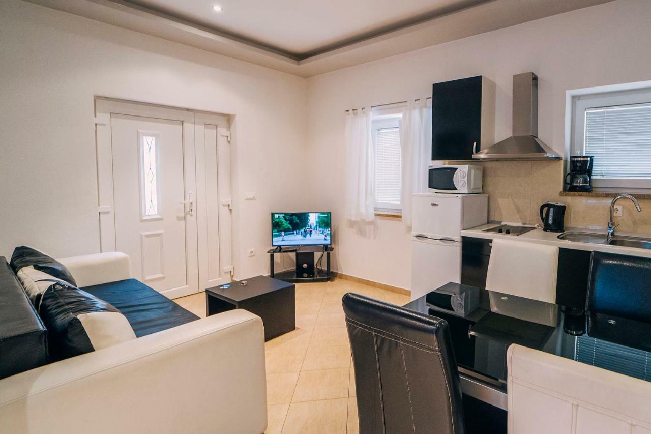 Deluxe Apartments Center บาชกาโวดา ภายนอก รูปภาพ