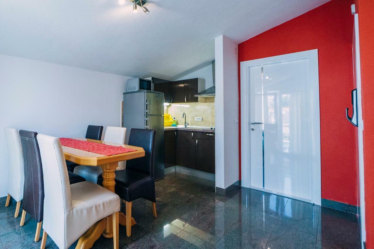Deluxe Apartments Center บาชกาโวดา ภายนอก รูปภาพ