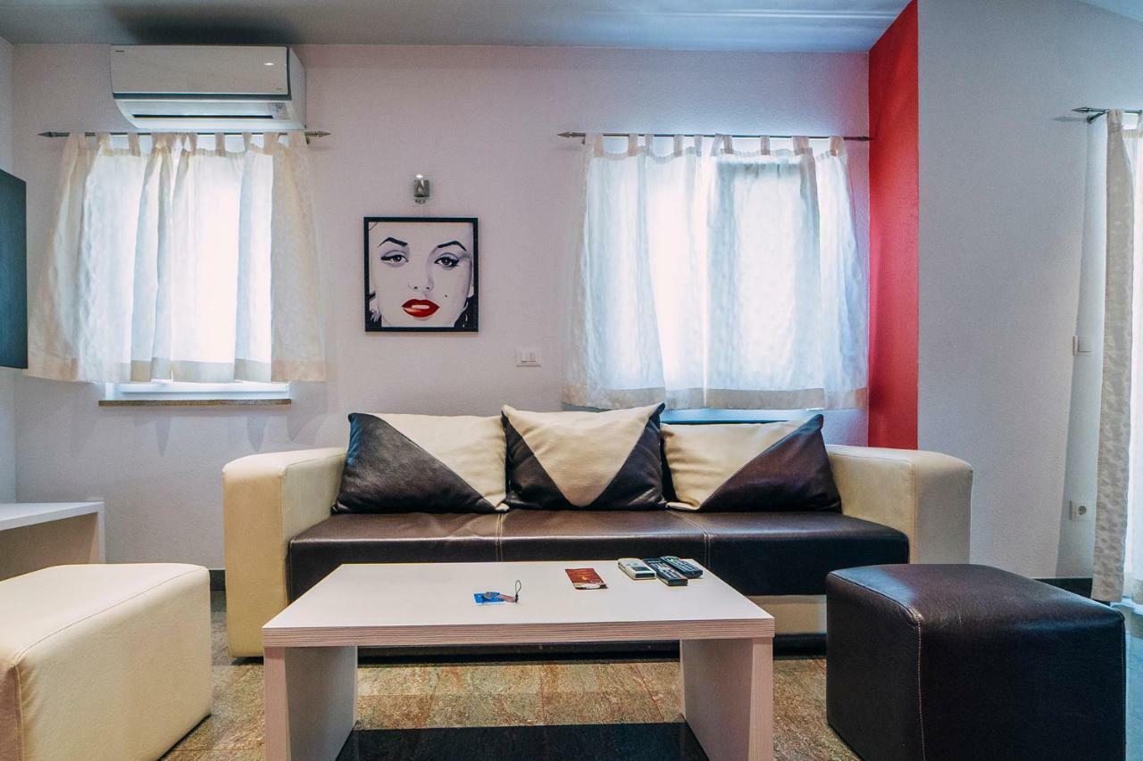 Deluxe Apartments Center บาชกาโวดา ภายนอก รูปภาพ